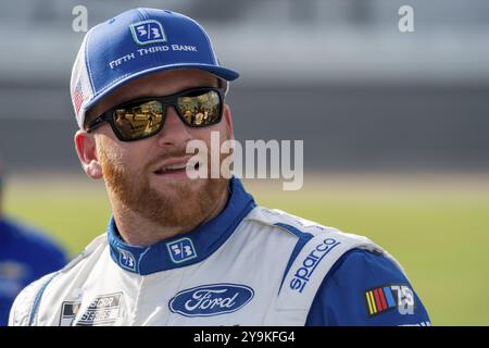 Il NASCAR Xfinity driver, Chris Buescher (17) scende in pista per qualificarsi per il Coke Zero Sugar 400 al Daytona International Speedway di Daytona Foto Stock