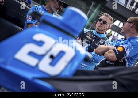 ED CARPENTER (20) di Indianapolis, Indiana, si prepara a qualificarsi per la 108a corsa della 500 miglia di Indianapolis all'Indianapolis Motor Speedway di Spe Foto Stock