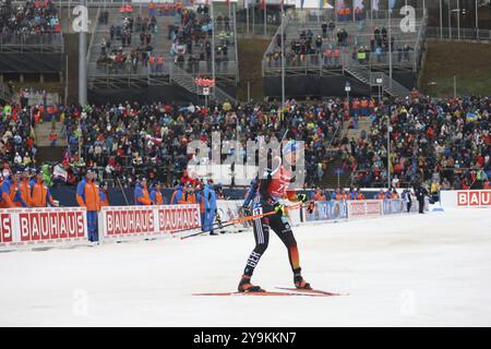 Franziska Preuss (SC Haag) al poligono di tiro della IBU Biathlon World Cup Sprint Women Oberhof 2024 Foto Stock