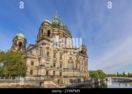 Berlino Germania, lo skyline della citta' presso la Cattedrale di Berlino (Berliner Dom) e il fiume Sprea, Foto Stock