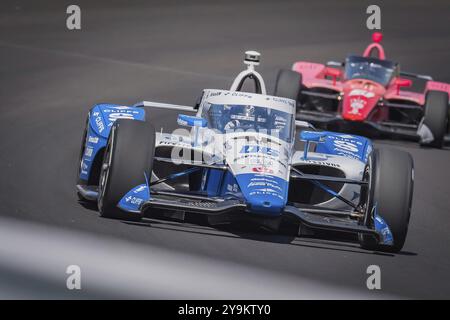 HELIO CASTRONEVES (06) di San Paolo, Brasile, si pratica per la 108a corsa della 500 miglia di Indianapolis presso l'Indianapolis Motor Speedway di Speedway, IN Foto Stock