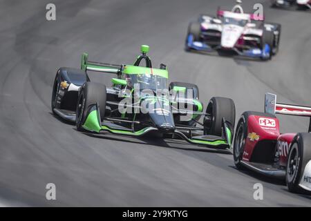 Il pilota DELLA SERIE NTT INDYCAR, ROMAIN GROSJEAN (77) di Ginevra, Svizzera, corre attraverso le curve durante l'Hy-Vee One Step 250 all'Iowa Speedway di Newt Foto Stock