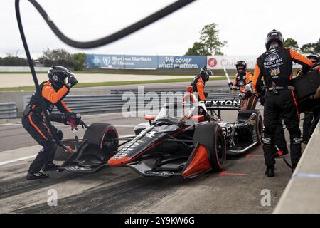 L'equipaggio della AJ Foyt Racing esegue un pit stop durante il Children's of Alabama Indy Grand Prix al Barber Motorsports Park di Birmingham, ALABAMA Foto Stock