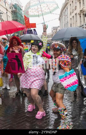 Inghilterra, Kent, dover, dover Pride Parade, partecipanti alla Parata Foto Stock