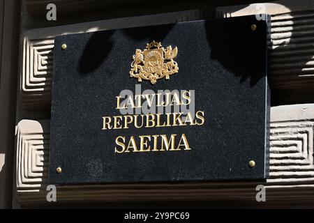 Riga, Lettonia - 23 luglio 2024: La Saeima (Casa della Livonian Noble Corporation), nota anche come Saeima House (Saeimas nams), è la sede del parroco Foto Stock