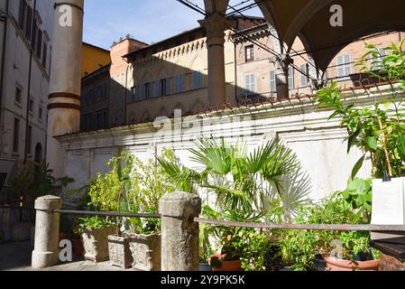 Siena, Italia. 15 settembre 2024. Edifici storici nel centro storico di Siena, in Toscana. Foto di alta qualità Foto Stock