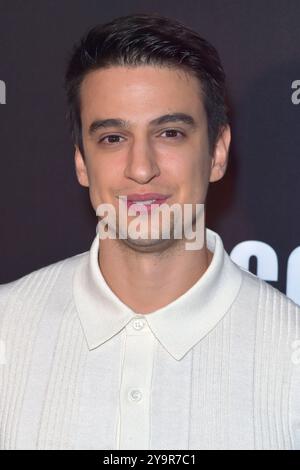 Allyn Moriyon bei der Premiere der 3. Staffel der Netflix serie The Lincoln Lawyer in den Los Angeles Center Studios. Los Angeles, 10.10.2024 *** Allyn Moriyon alla premiere della terza stagione della serie Netflix The Lincoln Lawyer ai Los Angeles Center Studios Los Angeles, 10 10 2024 foto:xD.xStarbuckx/xFuturexImagex Lawyer 4046 Foto Stock