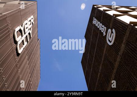 Vilnius, Lituania - 27 maggio 2024. Edificio Cyber City a Vilnius dove risiedono varie società informatiche Foto Stock