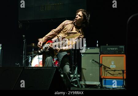 Milano Italia 25/03/2004: Stefano Verderi chitarrista della rock band italiana le vibrazioni, durante il concerto dal vivo al Rolling Stone Foto Stock