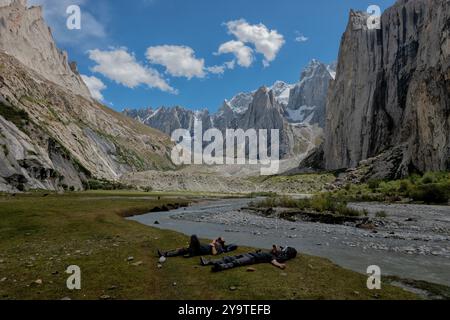 Trekking nella splendida valle di Nangma (Yosemite del Pakistan), Kanday, Baltistan, Pakistan Foto Stock