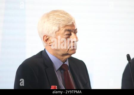 San Pietroburgo, Russia. 11 ottobre 2024. Anatoly Kotov, presidente del Comitato per la politica economica e la pianificazione strategica di San Pietroburgo durante la sessione plenaria del XXII Forum panrusso: "Pianificazione strategica nelle regioni e nelle città della Russia", che si svolge presso il Corinthia Hotel di San Pietroburgo. Credito: SOPA Images Limited/Alamy Live News Foto Stock