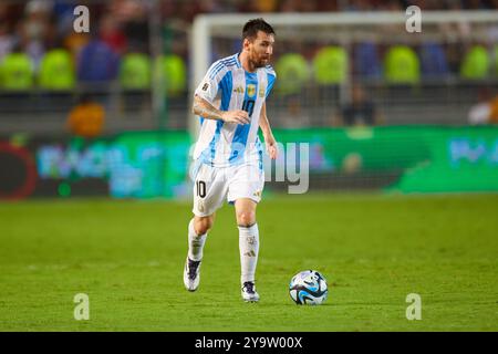 MATURIN, VENEZUELA - 10 OTTOBRE: Lionel messi dell'Argentina durante la partita di qualificazione ai Mondiali 2026 sudamericani tra Venezuela e Argentina allo stadio Monumental de Maturin il 10 ottobre 2024 a Maturin, Venezuela. Foto: Luis Morillo/Alamy Live News Foto Stock