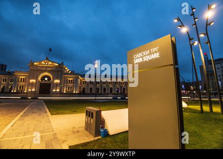 Piazza Sava, con il Museo storico della Serbia sullo sfondo. Belgrado, Serbia Foto Stock