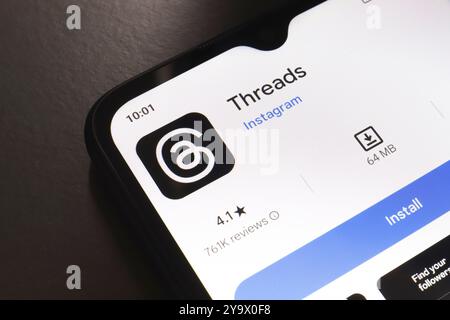 11 ottobre 2024, Brasile. In questa immagine, il logo dell'app thread viene visualizzato sullo schermo di uno smartphone Foto Stock