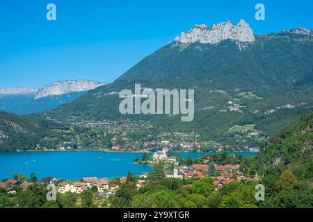 Francia, alta Savoia, Duingt sulle rive del lago di Annecy Foto Stock