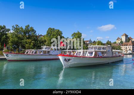 Francia, alta Savoia, Annecy, le rive del fiume Thiou Foto Stock