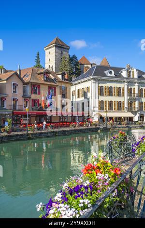 Francia, alta Savoia, Annecy, le rive del fiume Thiou nella città vecchia Foto Stock