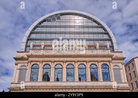 Francia, Rodano, Lione, Place de la Comédie, Lione Opera, parzialmente ristrutturata e ampliata tra il 1989 e il 1993 da Jean Nouvel Foto Stock