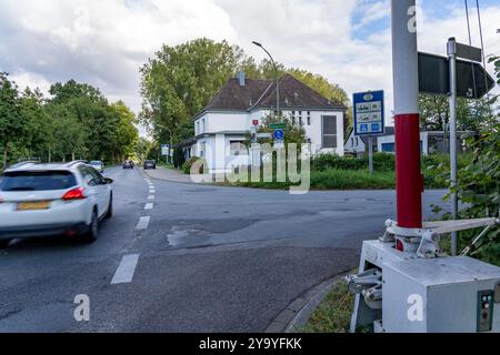 Confine verde, valico di frontiera Siebengewald-Gaesdonck, a sud di Goch, senza controlli, tra Paesi Bassi e Germania, vecchia barriera restaurata, per Foto Stock