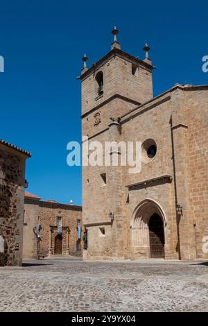 Co-Cattedrale di Santa María de Caceres, situata nella piazza omonima, nella città vecchia di Caceres, Estremadura, Spagna. Foto Stock