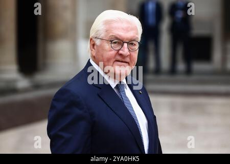 Cracovia, Polonia. 11 ottobre 2024. Il presidente della Germania, Frank-Walter Steinmeier, arriva alla cerimonia di benvenuto durante la riunione del gruppo Arraiolos presso il Castello reale di Wawel a Cracovia, in Polonia, l'11 ottobre 2024. (Credit Image: © Beata Zawrzel/ZUMA Press Wire) SOLO PER USO EDITORIALE! Non per USO commerciale! Foto Stock