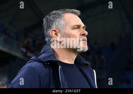 Poznan, Polonia. 11 ottobre 2024. Ritratto del manager georgiano Willy Sagnol visto durante la partita della UEFA Nations League Ucraina contro Georgia allo stadio Poznan di Poznan, Polonia. Crediti: Oleksandr Prykhodko/Alamy Live News Foto Stock