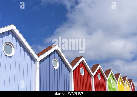 Casa dai colori vivaci sull'isola di Langeoog nel Mare del Nord Foto Stock