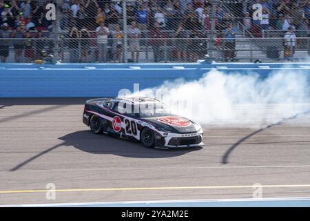Christopher Bell celebra la sua vittoria per The Shriners Children's 500 ad Avondale, Arizona, USA, Nord America Foto Stock