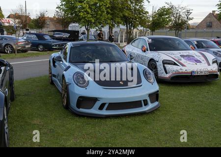 Copenaghen, Danimarca, 2 agosto 2024: Una Porsche GT3RSat blu e nera al Copenhagen Historic Grand Prix, Europa Foto Stock