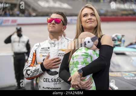 17 marzo 2024-Bristol, TN, AJ Allmendinger sta per l'inno nazionale di The Food City 500 a Bristol, TN, USA, Nord America Foto Stock