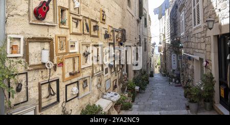 Vicolo nel centro storico, vista panoramica, Korcula, Dalmazia, Croazia, Europa Foto Stock