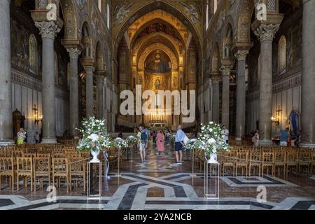 Monreale, Italia, 18 luglio 2023: Interno della Cattedrale di Monreale, una chiesa cattolica e patrimonio mondiale dell'UNESCO, Europa Foto Stock