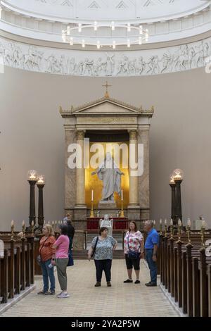 Copenaghen, Danimarca, 11 luglio 2023: Persone all'interno della cattedrale di Copenaghen, Europa Foto Stock