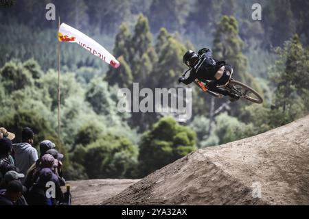 MAYDENA, AUSTRALIA, 24 FEBBRAIO: Ronan Dunne d'Irlanda durante le prove finali al Red Bull Hardline Tasmania il 24 febbraio 2024 a Maydena, Australia Foto Stock