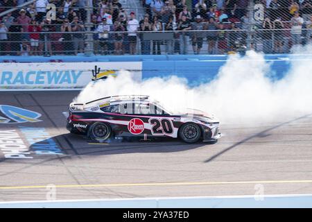 Christopher Bell celebra la sua vittoria per The Shriners Children's 500 ad Avondale, Arizona, USA, Nord America Foto Stock