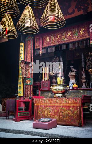 Dettagli dell'altare del Santuario all'interno del famoso tempio cinese a-ma a macao in cina Foto Stock