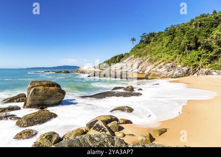 Spiaggia di Balneario Camboriu, Santa Catarina, Brasile. Estaleirinho Beach Foto Stock