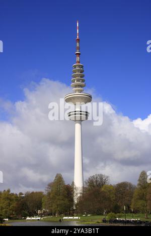 Vista della torre radio di Amburgo, Germania, Europa Foto Stock