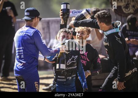 MAYDENA, AUSTRALIA, 24 FEBBRAIO: Ronan Dunne d'Irlanda celebra la sua vittoria al Red Bull Hardline Tasmania il 24 febbraio 2024 a Maydena, Australia, o Foto Stock