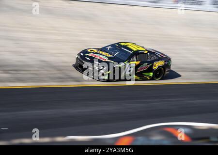 16 marzo 2024-Bristol, TN, AJ Allmendinger sale in pista per allenarsi per il Food City 500 a Bristol, TN, USA, Nord America Foto Stock