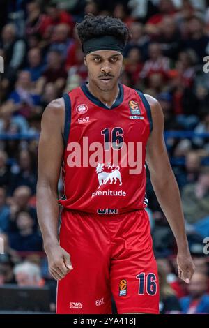 Zach LeDay #16 di EA7 Emporio Armani Milano - EA7 Emporio Armani Milano vs Paris Basketball - EuroLeague basket 2024-2025 - Milano 11 ottobre 2024 Credit: Kines Milano/Alamy Live News Foto Stock