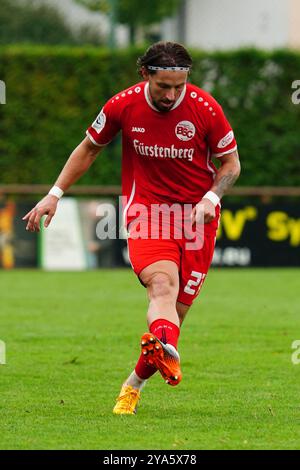 Bahlingen, Germania. 17 settembre 2024. Hasan Pepi? (Bahlinger SC Nr. 27) nach Abschlussversuch Regionalliga S'dwest, Bahlinger SC vs SV Stuttgarter Kickers, LE NORMATIVE DFB/DFL del 12.10.2024 VIETANO QUALSIASI USO DI FOTOGRAFIE COME SEQUENZE DI IMMAGINI E/O QUASI-VIDEO/dpa/Alamy Live News Foto Stock