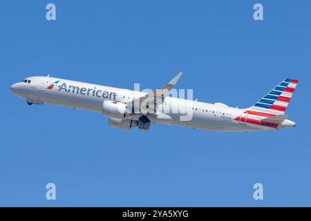 N404AN American Airlines Airbus A321-253NX con partenza da Los Angeles International (LAX / KLAX) Foto Stock