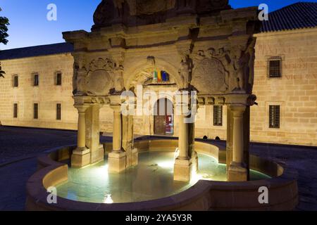 Fontana di Santa Maria a Baeza, Jaen, Andalusia, Spagna Foto Stock