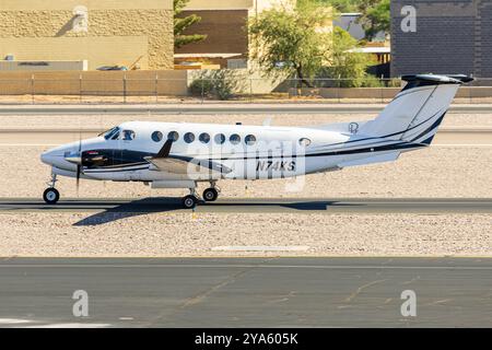 N74KS Beechcraft 300 Super King Air 350 con partenza dall'aeroporto di Scottsdale (SCF/KSDL) Foto Stock