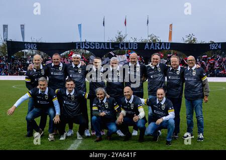 Aarau, Svizzera. 12 ottobre 2024. Aarau, Svizzera, 12 ottobre 2024: Foto della squadra del FC Aarau Legenden prima dell'amichevole tra FC Aarau e FC Schalke 04 al Bruegglifeld di Aarau, Svizzera. Philipp Kresnik (Philipp Kresnik/SPP) credito: SPP Sport Press Photo. /Alamy Live News Foto Stock