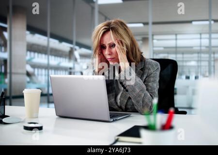 Ransomware malware Cyber Attack su computer aziendale Foto Stock