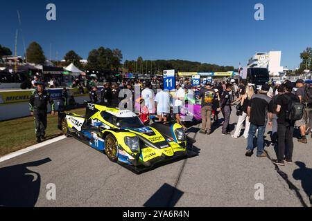 11 THOMAS Steven (usa), JENSEN Mikkel (dnk), MCELREA Hunter (aus), TDS Racing, ORECA LMP2 07, durante GRID il 2024 Motul Petit le Mans, undicesimo round del 2024 IMSA Sportscar Championship, dal 10 al 12 ottobre 2024 sulla Michelin Raceway Road Atlanta a Braselton, Georgia, Stati Uniti d'America - Photo Joao Filipe/DPPI Credit: DPPI Media/Alamy Live News Foto Stock