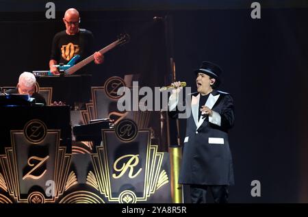 Concerto di musica del cantante italiano - Renato Zero in Autoritratto tour 2024 il cantante italiano Renato Zero sul palco durante il suo tour di Autoritatto 2024 all'Unipol Arena, Casalecchio Bologna, 12 ottobre 2024. Foto: Michele Nucci Casalecchio Bologna Unipol Arena Italia Copyright: XMichelexNuccix/xLiveMediax LPM 1554503 Foto Stock