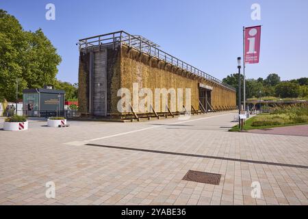 Casa di laurea, Salt lavora con banner di informazione turistica a Bad Salzuflen, distretto di Lippe, Renania settentrionale-Vestfalia, Germania, Europa Foto Stock